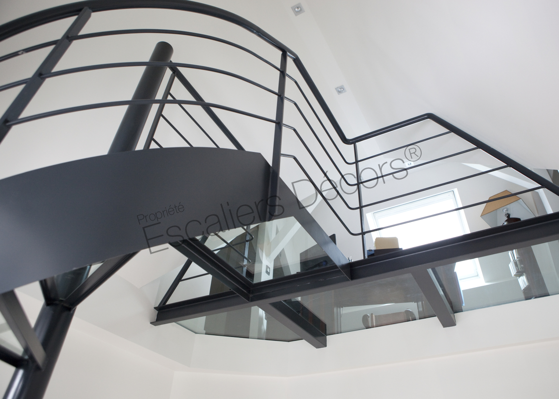 Photo DH82 - SPIR'DÉCO® Dalle de Verre. Escalier intérieur design en acier et verre pour une décoration contemporaine toute en transparence. Vue 5